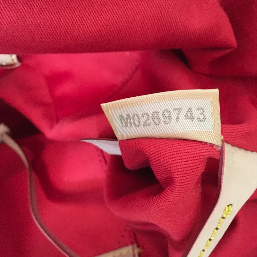 Dooney & Bourke red and white striped tote - Picture 7 of 8